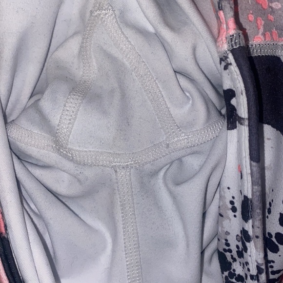 🎈Sale🎈 Fabletics Gisela Cropped Leggings With Mesh Detail On Back - Picture 6 of 8